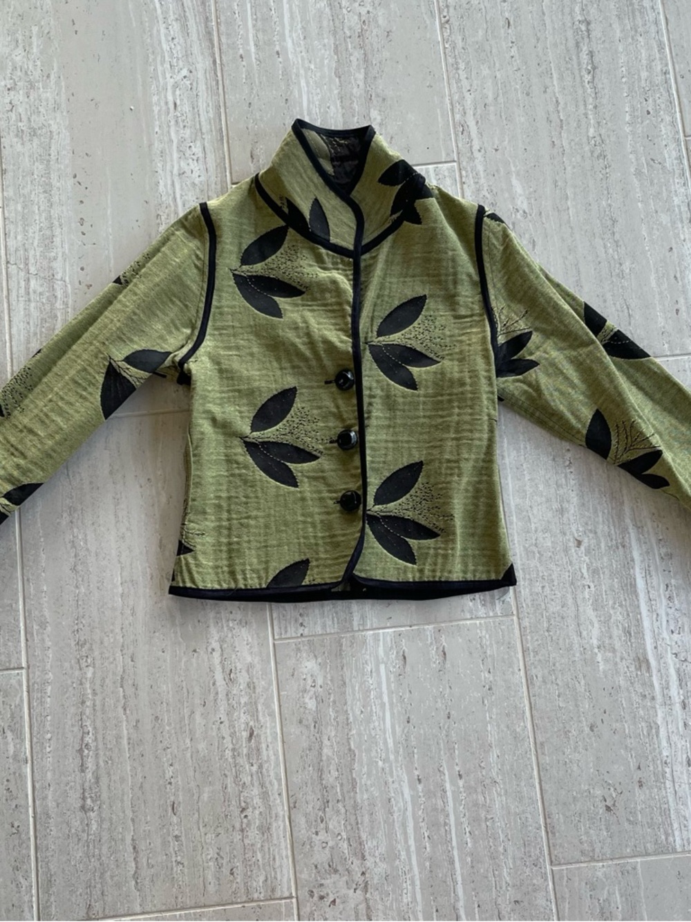 Reversible Beluva San Francisco Leaf-Print Mandarin Collar Blazer small
